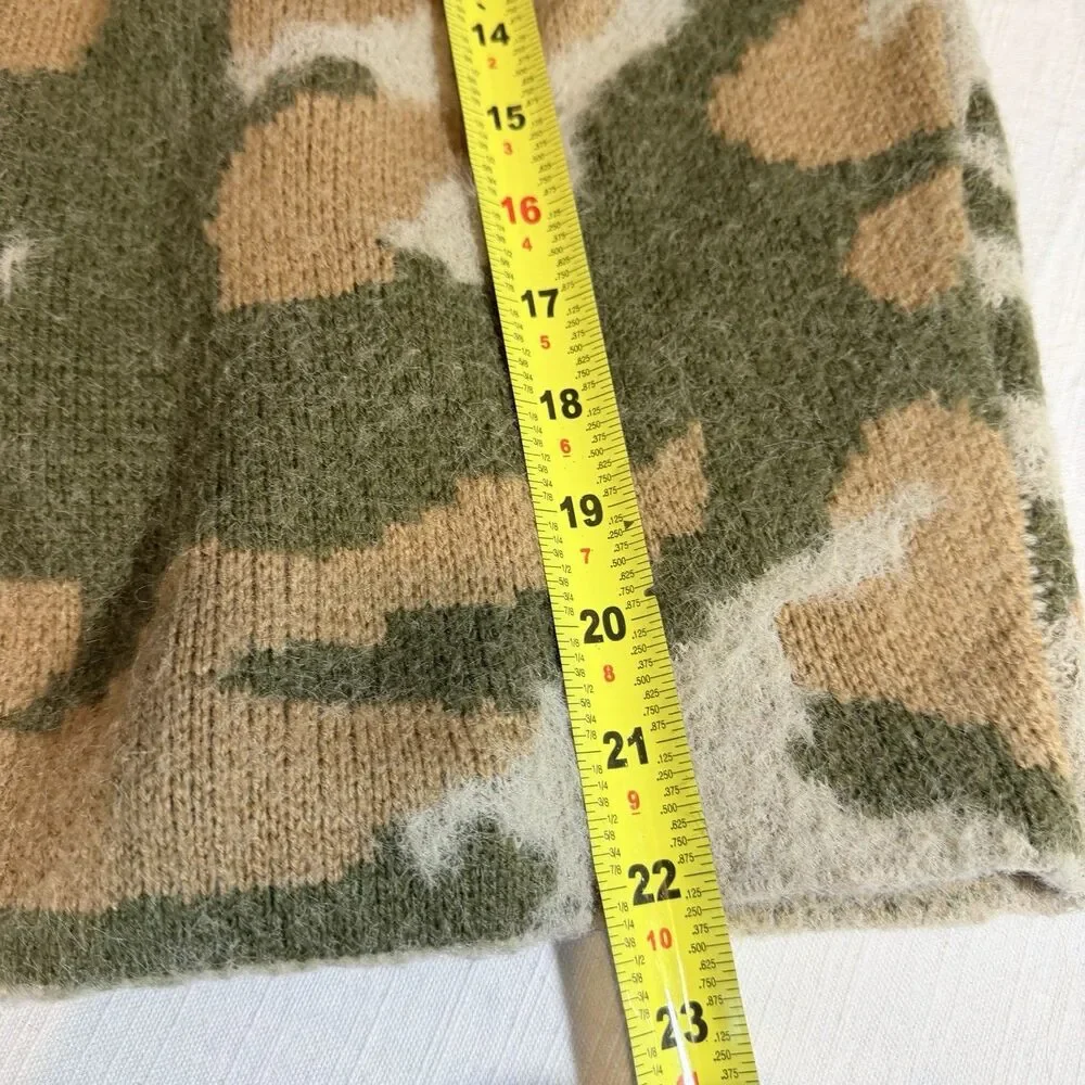 POL Camo Sweater THICK V-Neck Women's Size Small Long Sleeve Green Camouflage